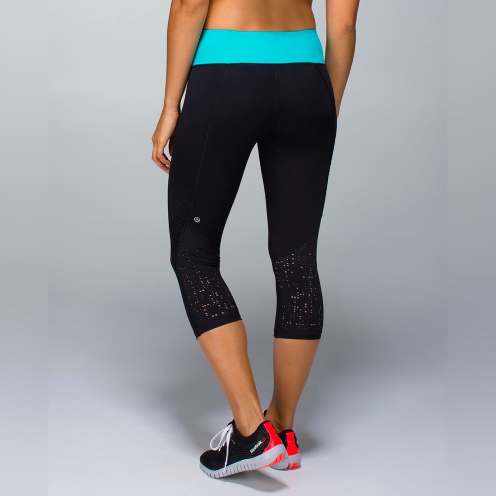 lululemon Water Bound Crop EUC!!